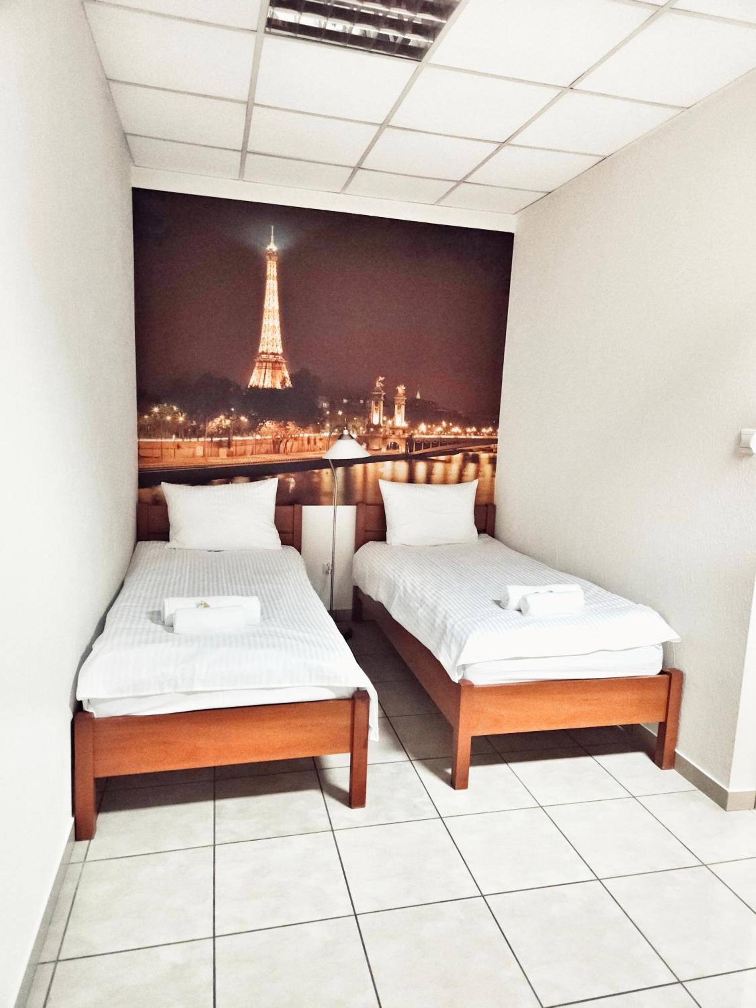 Hotel I Restauracja W Luboniu Екстериор снимка