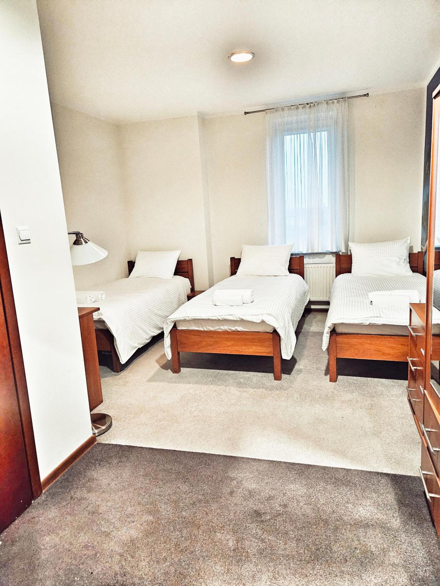 Hotel I Restauracja W Luboniu Екстериор снимка