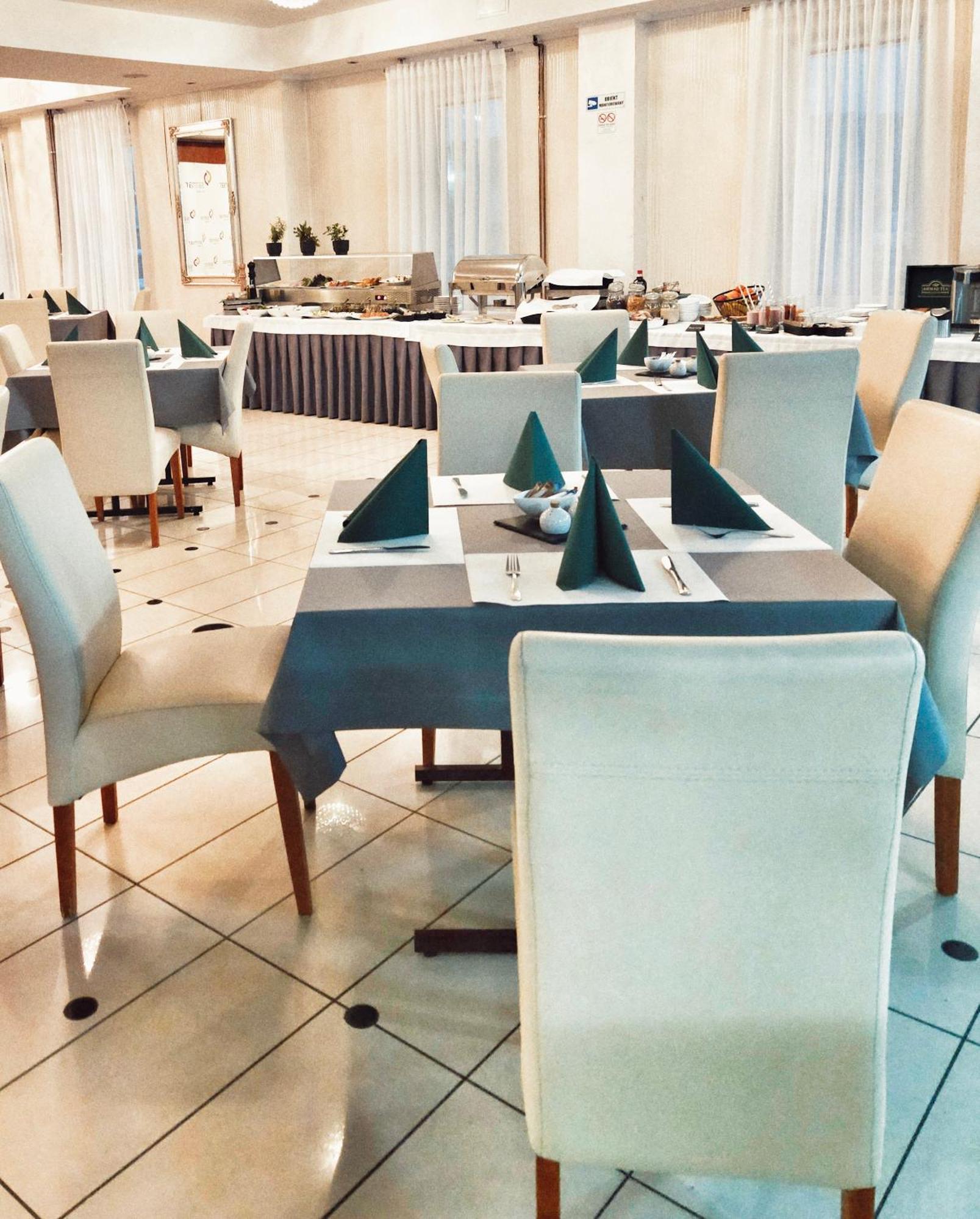 Hotel I Restauracja W Luboniu Екстериор снимка