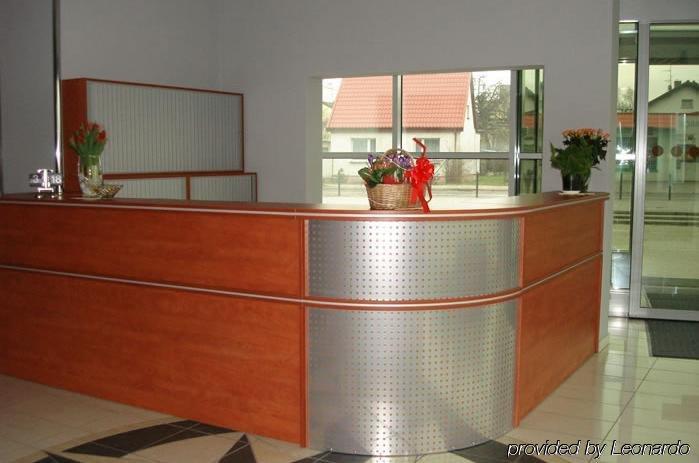 Hotel I Restauracja W Luboniu Екстериор снимка